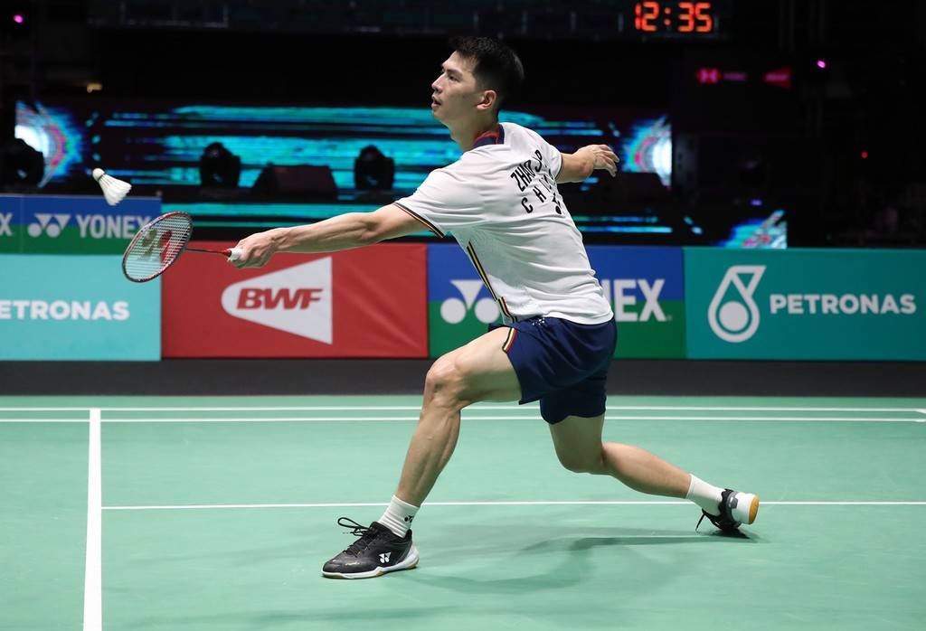 身着各自代 身着各自代