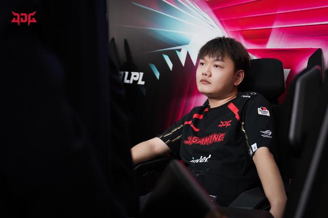 持着打球的 持着打球的